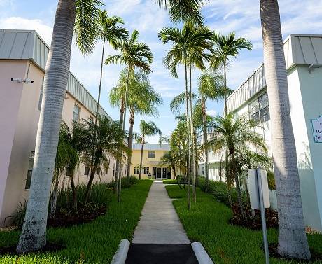 $1,915 / 2br - 1000ft2 - Great Location, Fully Remodeled Two Bed Two Bath, Great amenities! (Hollywood)64049098480387121