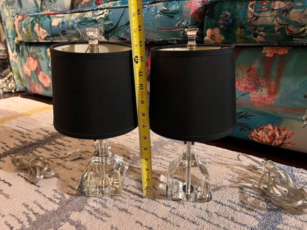 Lámpara de mesa miniatura en cristal de plomo con pantalla negra - $250 (Westwood Los Ángeles CA)63471427244931121