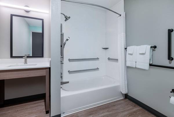 $1,767 / 1br - Accessible Fitness Center, Accessible Front Desk, 24-Hour Front Desk (1100 Clinchfield St, Johnson City, TN)63836554767617123