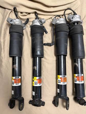 Corvette C7 Magride shocks 1