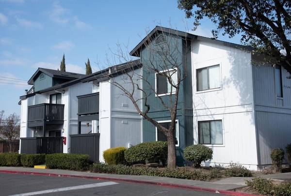 $2,083 / 2br - 900ft2 - Recepción de paquetes, patio privado, estacionamiento cubierto, terraza extravagante en la azotea (Woodland)63844735968257122