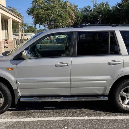 2007 Honda Pilot - EX L con navegación; interior plateado/gris - $7,800 (Tavares, Florida)63470427419523123