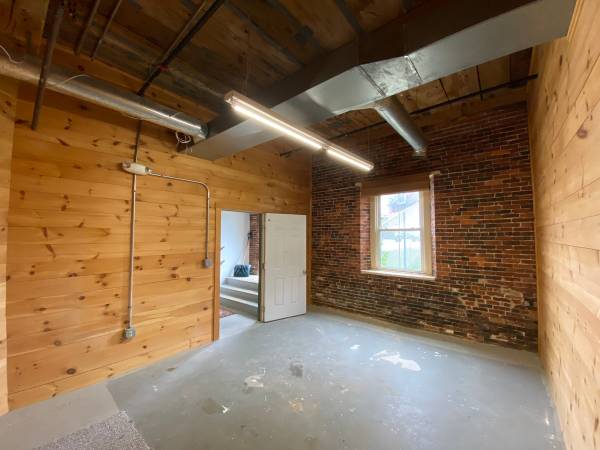 $400 / 210ft2 - Art Studio Near Dover (6A) (Rollinsford, NH)63931653470339120