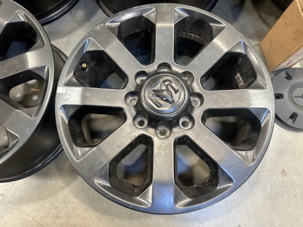 Negro 20" RAM 2500 y 3500 llantas ruedas (juego de 4) - $850 (Natomas)63440070805889121
