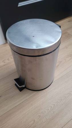 Office Garbage Bin 1