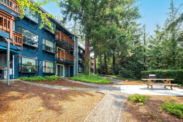 $2,099 / 2br - 816ft2 - Playground, Fitness Center, Abundant Natural Light (9860 Bushlac Lane Northwest, Silverdale, WA)63659517080579124