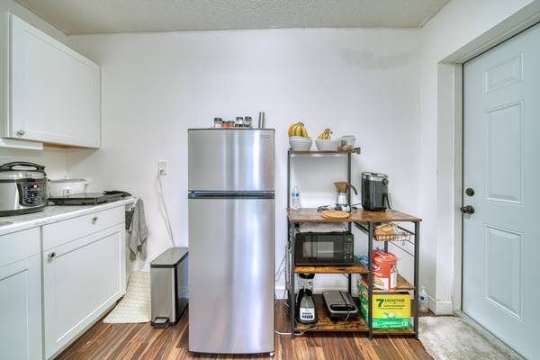 $1,300 / 1br - 500ft2 - Efficiency for rent (Miami)64051004049922121