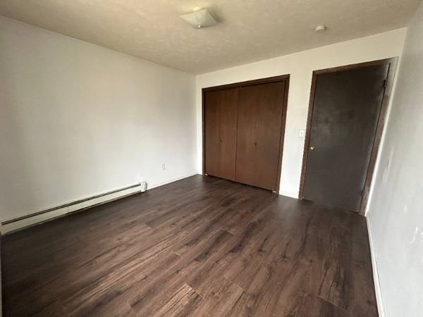 $750.00 / 2br - 956ft2 - Unidad acogedora de 2 habitaciones | 1 BA | 1811 6th St. SE Unidad #4 | Minot, ND63830209592193121