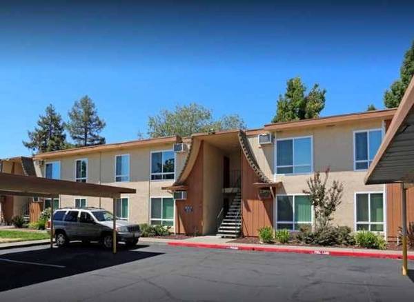 $1,550 / 2br - 820ft2 - Non-Smoking Community Apartment 2x1 available 10/17! (Carmichael)63844740498817124