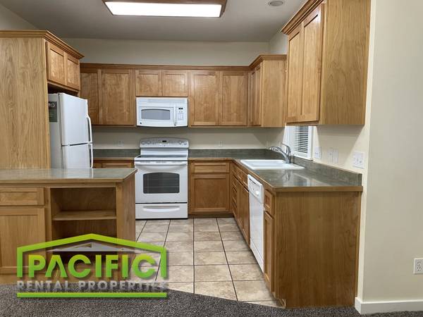 $1,695 / 2br - 1200ft2 - 104 & 126 Lincoln St        Lancaster Cottages (Ashland)63654692266883123
