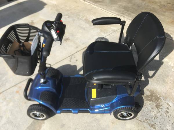 Vive Mobility Scooter  NEW 1