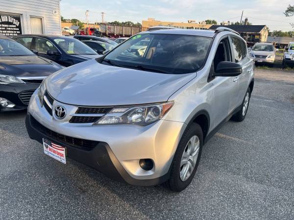 2015 Toyota RAV4 LE AWD, EFICIENTE EN COMBUSTIBLE, UN SOLO DUEÑO, CON CÁMARA DE REVERSA - $14,995 (Lowell MA 01851)63615352765315121