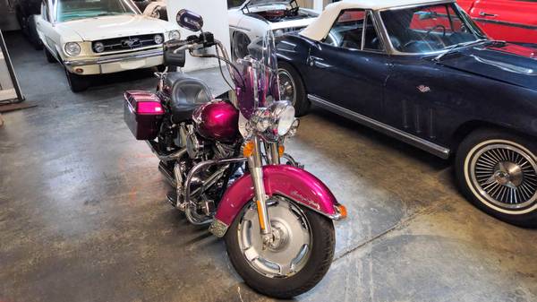 2011 Custom Widowmaker - $7.950 (Edmonds)63473944069249121