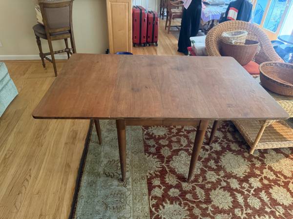 Drop leaf table 1