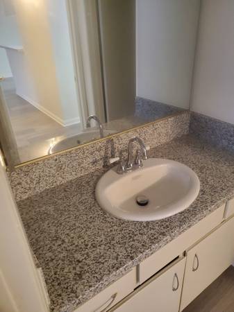 $1,900 / 1br - Super Nice!  1bd 1ba (Valley Village)63876483795329120