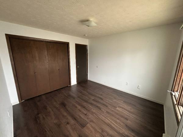 $750.00 / 2br - 956ft2 - Unidad acogedora de 2 habitaciones | 1 BA | 1811 6th St. SE Unidad #4 | Minot, ND63830209592193124