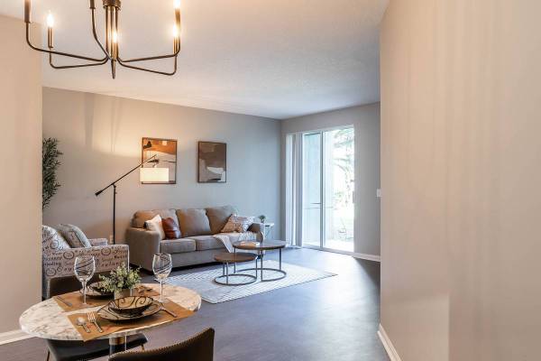 $1,885 / 1br - NO HOA and not strict on credit 1/1 and 2/2 available NOW (West Palm Beach)64002015805953120