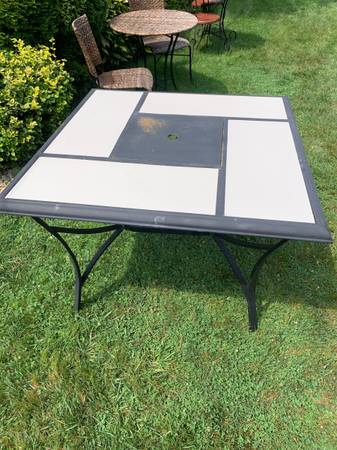 Black and white patio table with umbrella hole 1