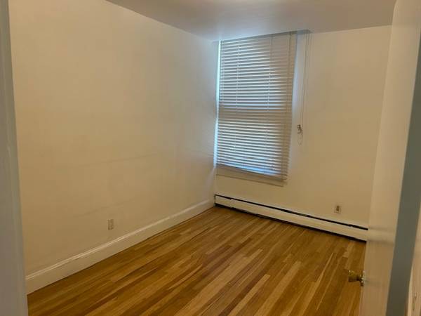 $2,500 / 1br - Amazing Central sq 1 bed- Minutes to Harvard sq-heated- Red line-oct/1 (Amazing Central sq 1 bed- Minutes to Harvard sq-heated- Red)63863137812611124