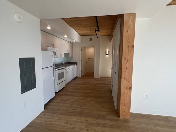 $1,210 / 331ft2 - No Smoking, Walk-in Closet, Ceiling Fans (540 NE 99th Ave, Portland, OR)63914853352962122
