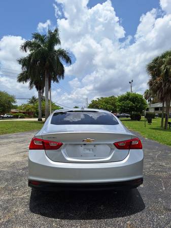2017 Chevrolet Malibu 4dr - $10,90063620176797955124