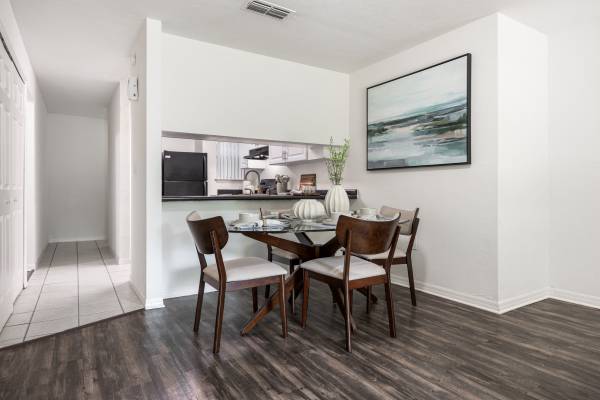 $1,529 / 2br - 1002ft2 - Modern Townhomes with Washer/Dryer & 24/7 Maintenance. (Gainesville)63822864228099122