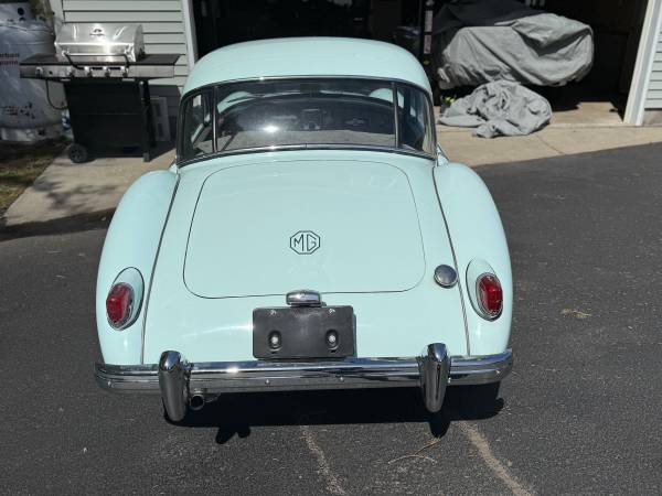 1956 MGA Coupe - $18,50063615641412355122
