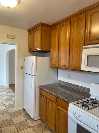 $2,300 / 1br - 750ft2 - Nice Happening neighborhood in downtown San Leandro (san leandro)63851971008641124
