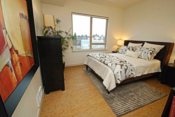 $1,295 / 1br - Light & Bright 1 Bedroom Move In Ready at Hollywood! Call & Tour Now! (NE Portland, Hollywood, Grant Park)63914972823811123