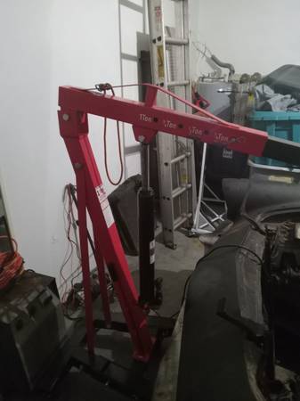 Engine hoist 1