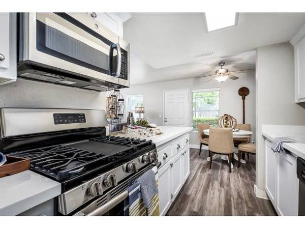 $2,220 / 2 hab - 788 pies² - Recorrido hoy, una visita obligada, cocinas con parrilla al aire libre, chimenea (North Natomas)63228547730179123