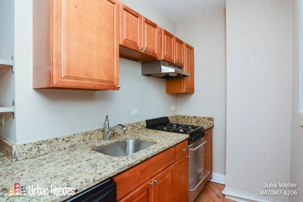 $1,895 / 1br - 700ft2 - $300 OFF FIRST MONTH'S RENT! Comfortable 1 Bedroom, 1 Bath in Winnetka (Winnetka)64041641970947123