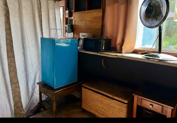 $825 / 1br - $825.00 AVAILABLE NOW. NICE ROOM IN GARAGE! (Oceanside)63878472753155122
