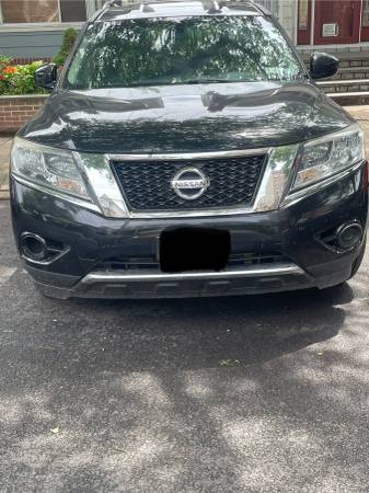 2016 Nissan Pathfinder SE - $5,400 (Woodhaven)63614244972035123