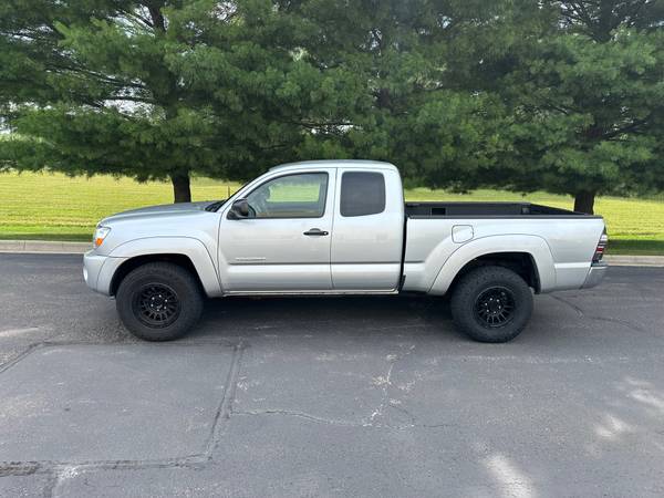 2007 Toyota Tacoma 123K Miles - $10,500 (McHenry)63624834153217121