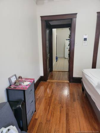 $2,100 1 de octubre estudio-SIN COMISIÓN-Calefacción/agua caliente incluidas-Lavandería-Cerca del tren (Spring hill)63839290096129123