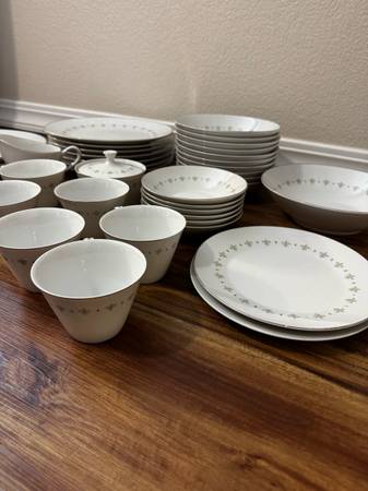 Royal M china set 1950-1970 1