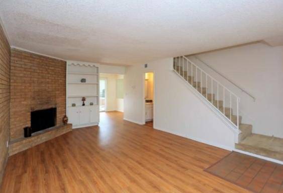 $970 / 2br - 1050ft2 - Extra Large Walk In Showers, Faux wood flooring, Gated Community63806193824001120