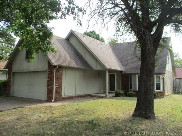 $242,000 / 4br - 2024ft2 - ****WOW! GREAT OPPORTUNITY ON THIS 4 BEDROOM HUD OWNED HOME**** (Broken Arrow)63981980364930120