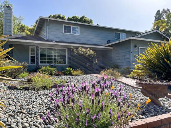 $1,250 / 1br - 132ft2 - $1,250 / 5br - Nice bedroom near Cabrillo (aptos)63873331005315120