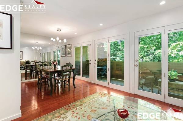 $3,950 / 2br - Impecable moderno de 2 habitaciones y 2.5 baños con lavandería en la unidad, ¡¡estacionamiento en garaje!! (Jamaica Plain)63802096714499124