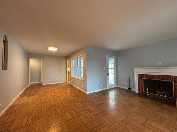 $4,228 / 4br - 1991ft2 - Stylish 4-Bedroom Home in Oakland Hills – Near Parks, Schools, and Sho (oakland hills / mills)63667995310851122