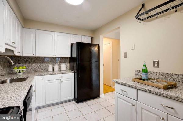 $1,000 / 1br - 30ft2 - Cozy& clean private Room, Free Utilities, and Parking Included (fairfax county)63779464298883120