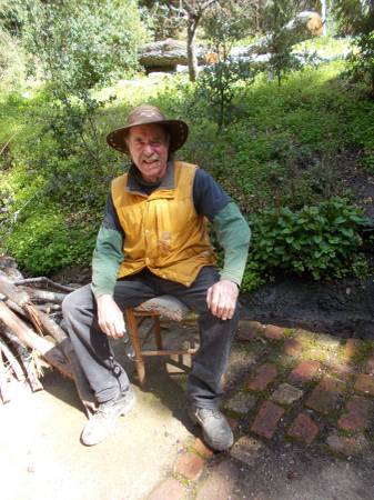 Carriers: 5@ 3-Kennels, 2-Cage, Collapsible-Steel, 3 x 5ft, Bath-Tub, 1