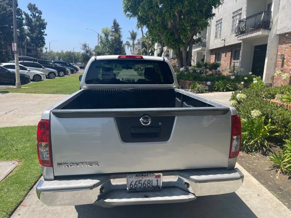 2013 NISSAN FRONTIER XCAB  5 SPEED  $ $ 6500 - $6,500 (Los Angeles)63623854622721124