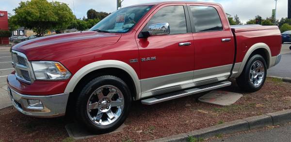 DODGE RAM 1500 LARAMIE MILLAS MUY BAJAS 58K TÍTULO LIMPIO CARFAX SMOG××××× - $25,000 (hayward / castro valley)636138875129631220