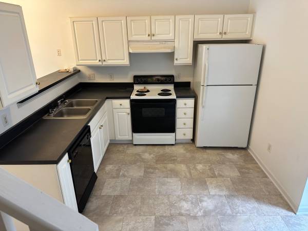 $1,300 / 2br - 1150ft2 - Townhouse in Clayton (Clayton)63968073118595120