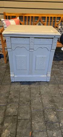 Antique Treadle Sewing Machine 1