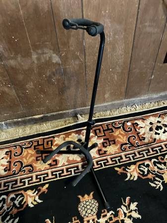 guitar stand 1