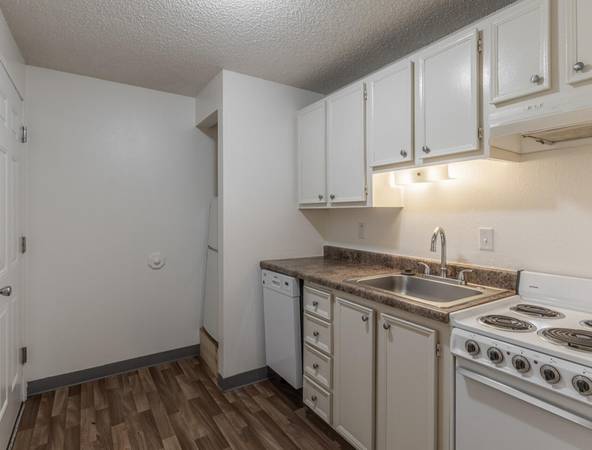 $1,350 / 1br - MOVE NOW with 1 FREE MTH | Visit Elk Rock Island for fishing (North Clackamas)63914856097795124